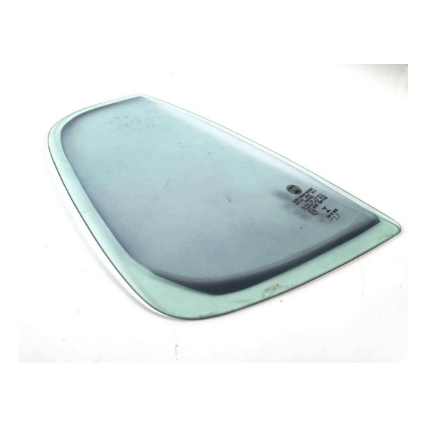 Vidro Fixo Traseiro Direito Fiat Uno Vivace 2013 (12527)