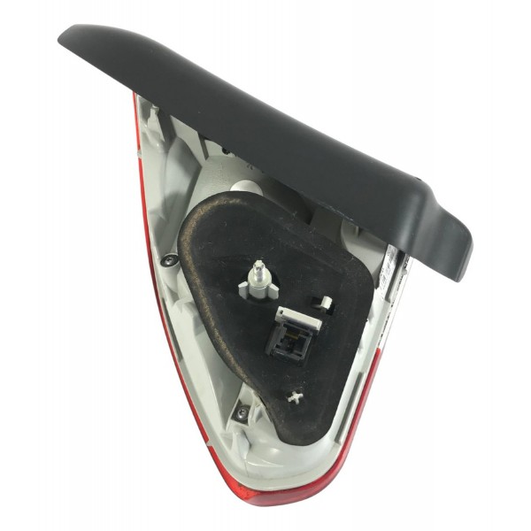 Lanterna Tampa Traseira Esquerda Peugeot 2008 2017 18 2019 Esquerdo/motorista