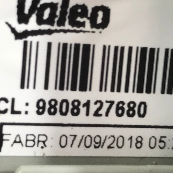 Lanterna Tampa Traseira Esquerda Peugeot 2008 2017 18 2019 Esquerdo/motorista