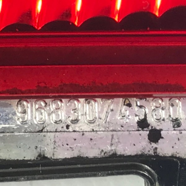 Lanterna Neblina Traseira Esquerda Peugeot 2008 2017 18 2019 Esquerdo/motorista