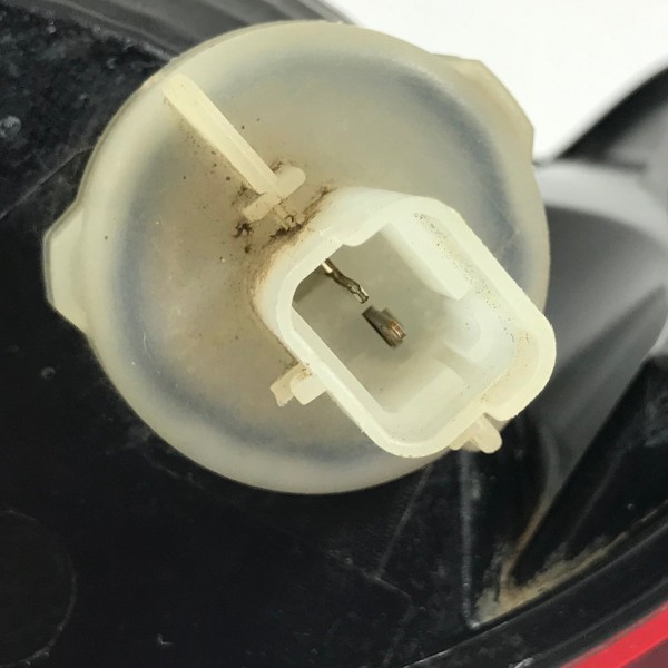 Lanterna Neblina Traseira Esquerda Peugeot 2008 2017 18 2019 Esquerdo/motorista