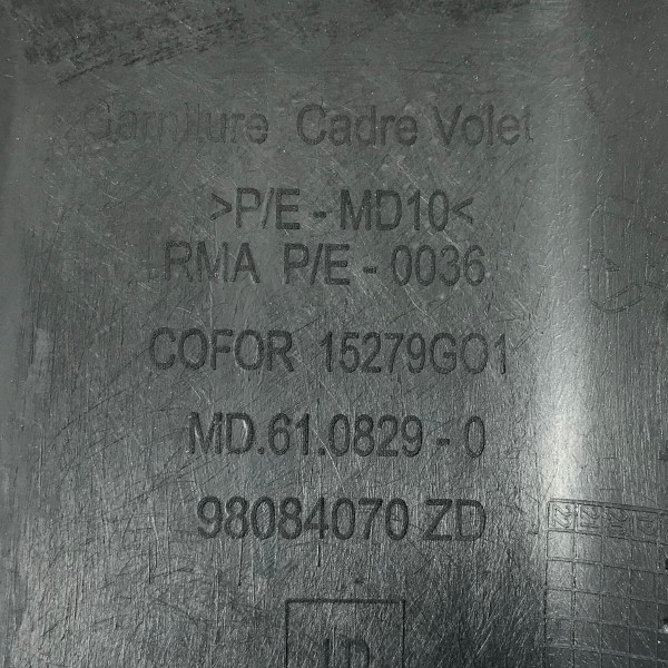 Acabamento Porta Malas Direito Peugeot 2008 2019 C/detalhe