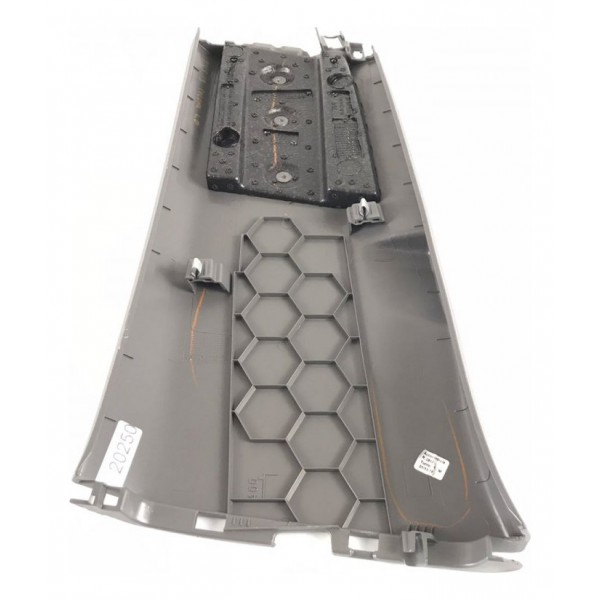 Acabamento Coluna Lateral Direito Virtus 2019