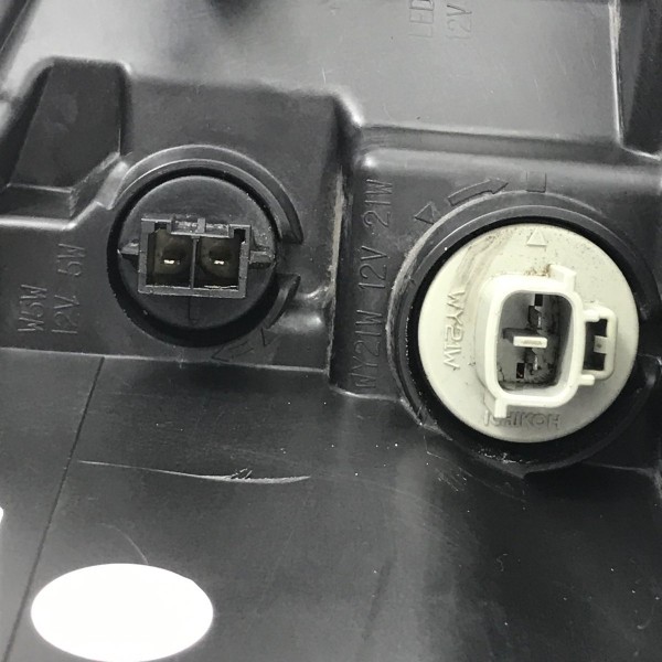 Farol Esquerdo Nissan Kicks 2017 18 2019 Recuperado Esquerdo/motorista