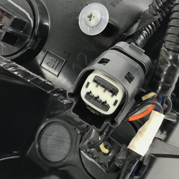 Lanterna Direita Chevrolet Montana 2023 2024 2025 C/detalhe