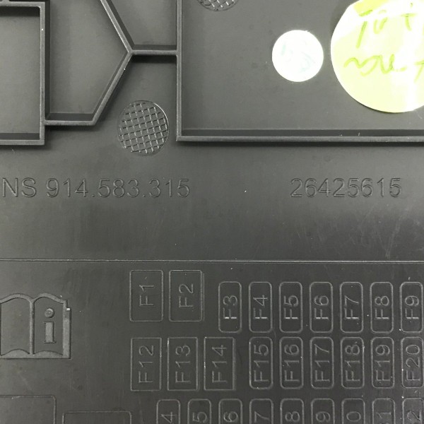 Tampa Caixa Fusível Painel Chevrolet Montana 2023 2024 2025