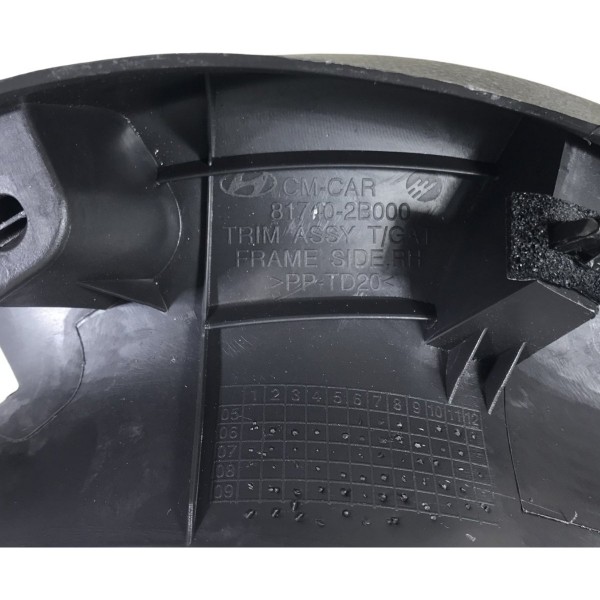 Acabamento Tampa Traseira Direita Hyundai Santa Fé 2011 2012