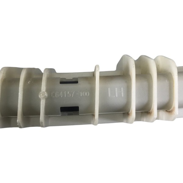 Guia Vidro Porta Dianteira Esquerda Fiat Toro 2021 2022 2023