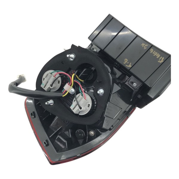 Lanterna Tampa Esquerda Chery Tiggo 5x Pro 2019 À 2024