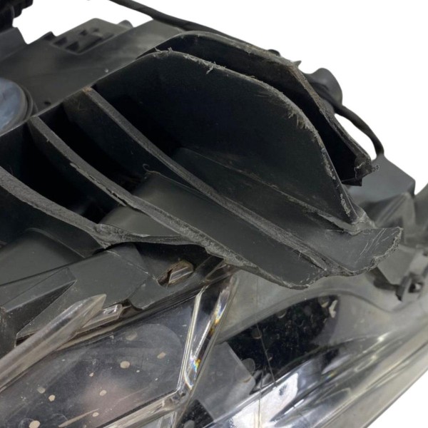 Farol Direito Outlander 2016 À 2021 Retirada Peças