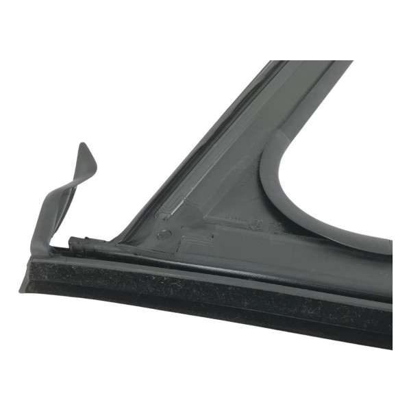 Borracha Vedação Vidro Dianteira Direita Peugeot 2008 2019