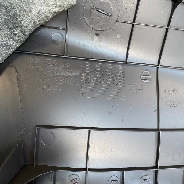 Moldura Inferior Porta Traseira Direita Santa Fe 2010 2011